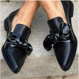 Emílie - Loafers with Tie Detail